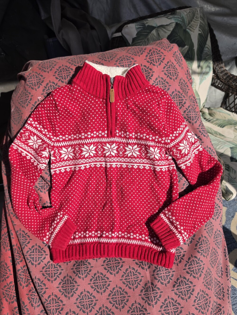 Tahari Boys Red and White Knit Sweater size 7/8